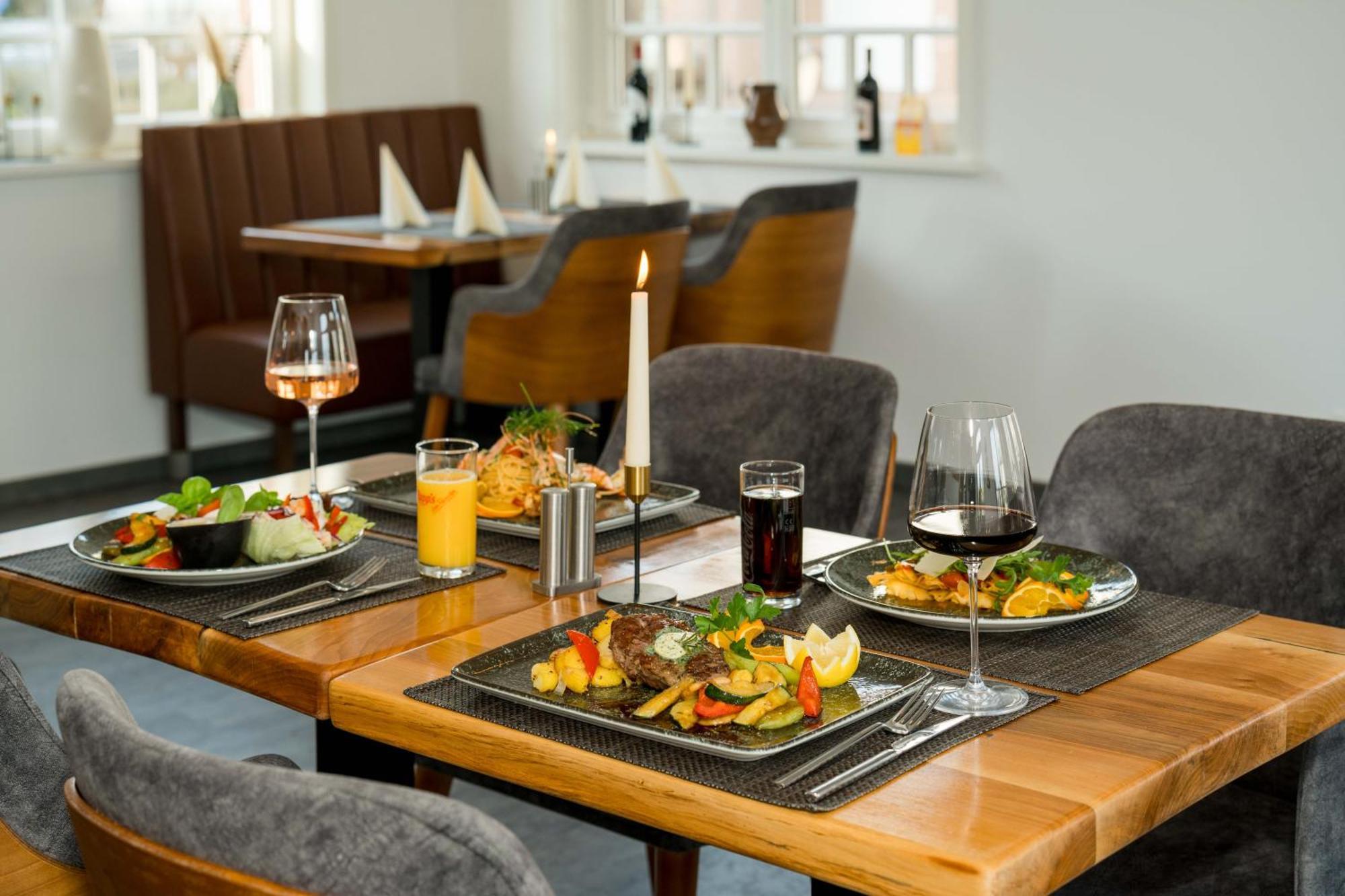Roca Restaurant Und Hotel Bommersheim Exterior photo