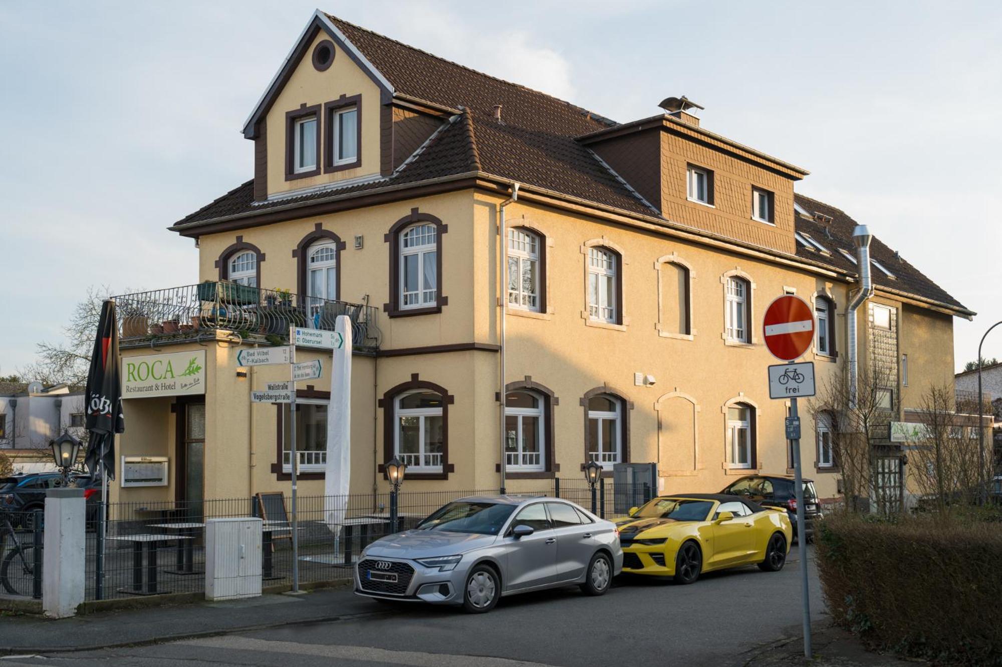 Roca Restaurant Und Hotel Bommersheim Exterior photo